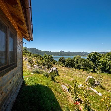 Boljesestre Lake Retreat Golubovci Eksteriør bilde