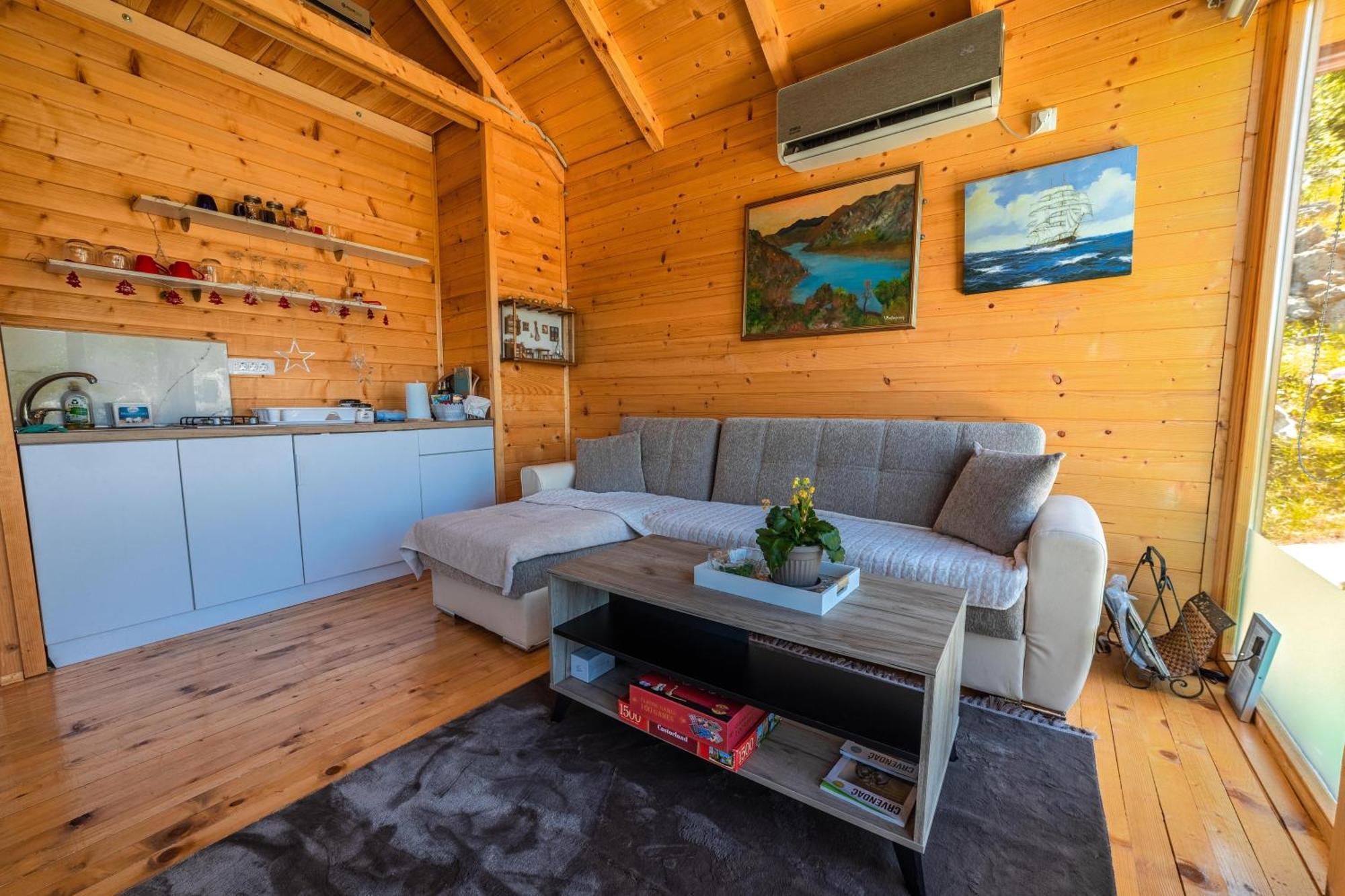 Boljesestre Lake Retreat Golubovci Eksteriør bilde