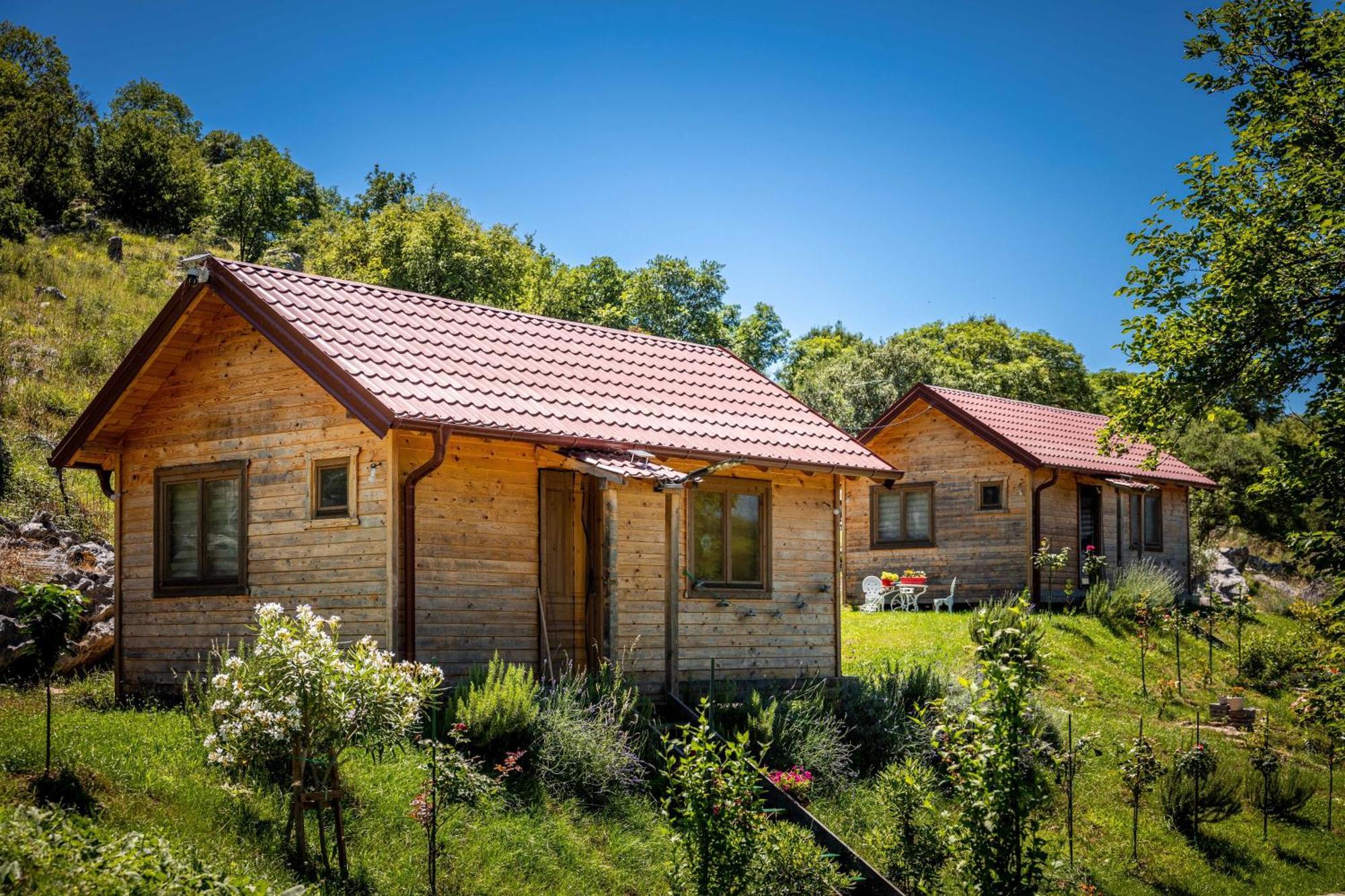Boljesestre Lake Retreat Golubovci Eksteriør bilde